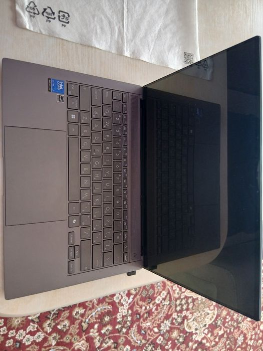 Asus Zenbook S14. 3K OLED, Ultra 7,32 Gb,1TB Sroch No