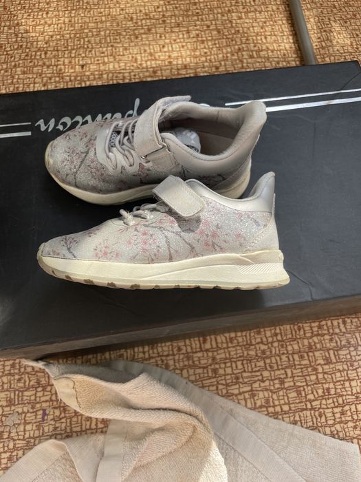 Продам обувь для девочки