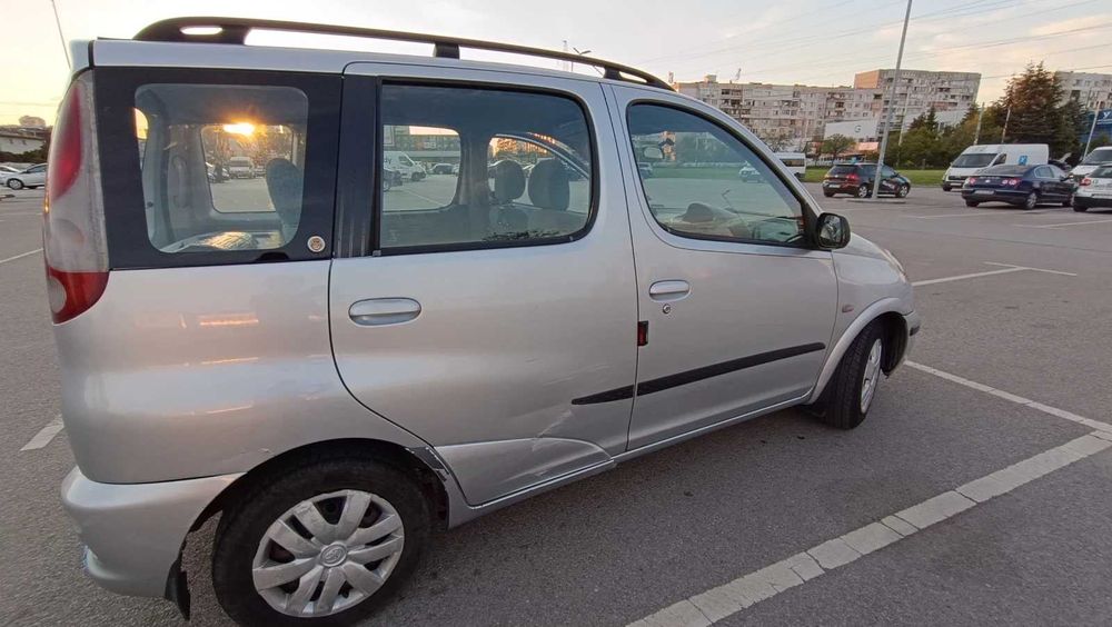 Toyota Yaris Verso 1.4i - АВТОМАТИК