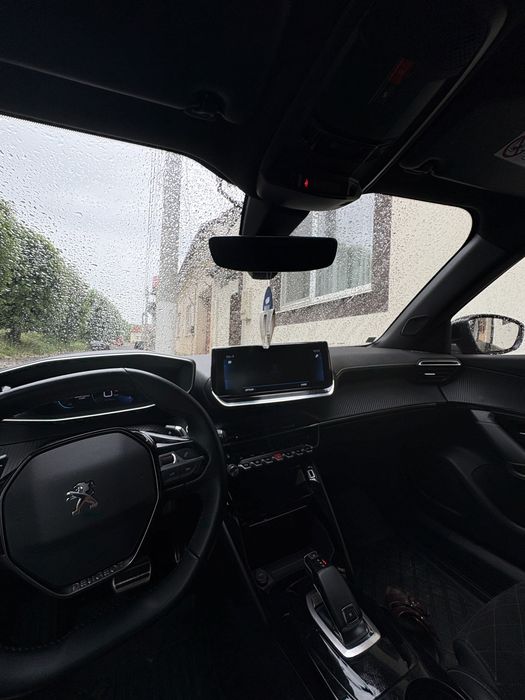 Peugeot 2008 GT  2022 1.2 PureTech Benzina 36535 Km  Inundat