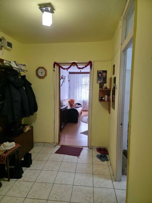 Vand apartament 3 camere Crangasi