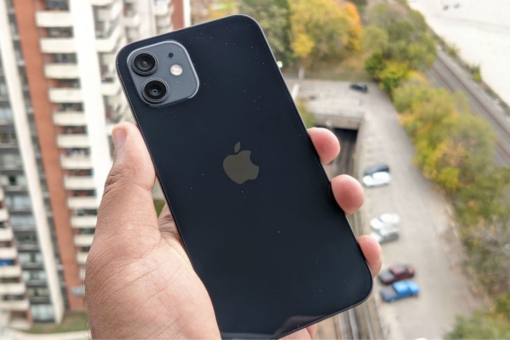 Продам свой Iphone 12 128gb Black в новом состаяние