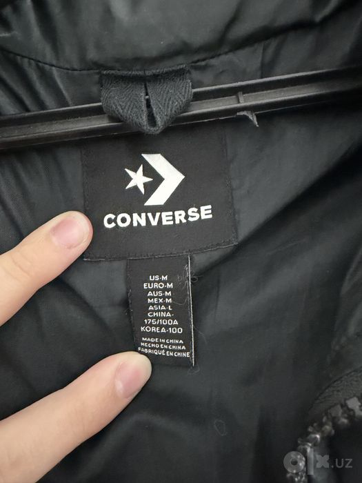 куртка от бренда Converse