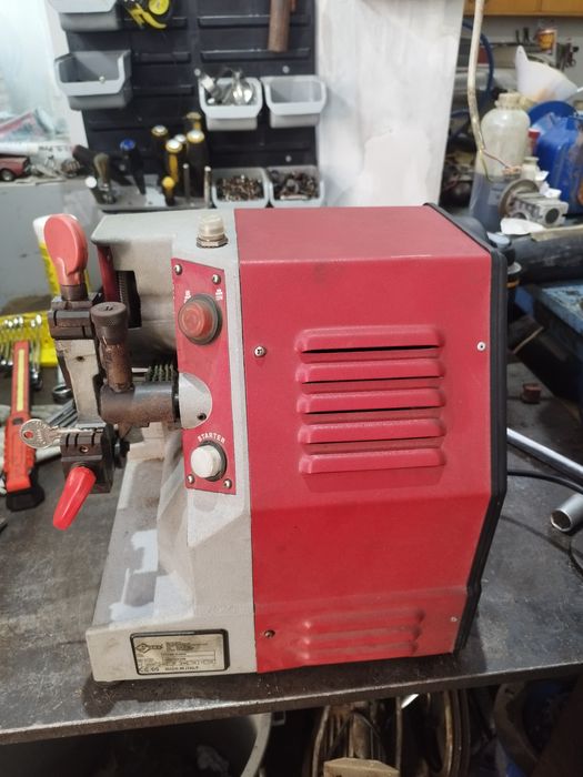 Автоматична секретна ключарска машина Silca Poker Plus