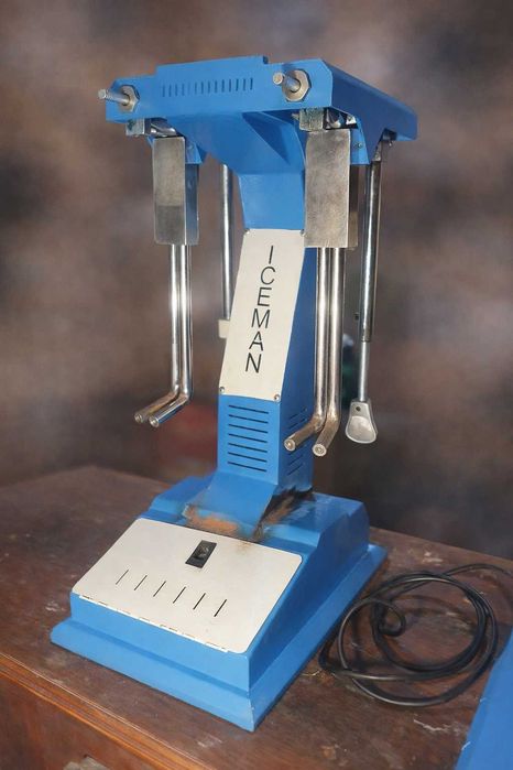 Станок для растяжки обуви ICEMAN