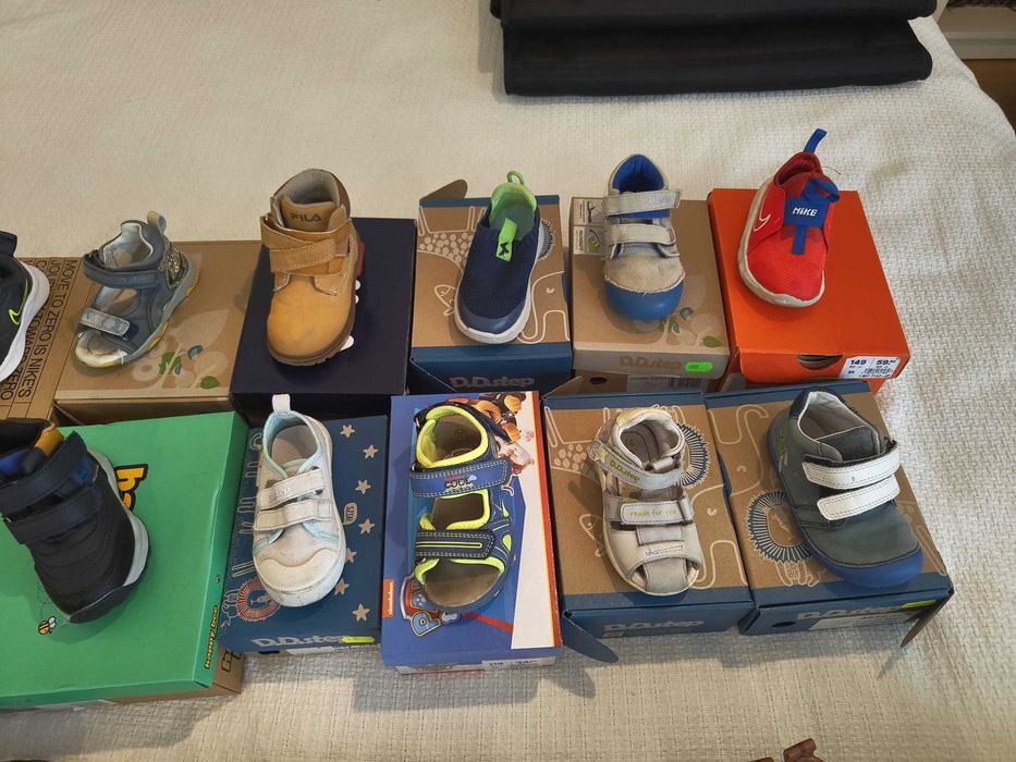 Pantofi de copii - marimi 21-25 - 38 buc