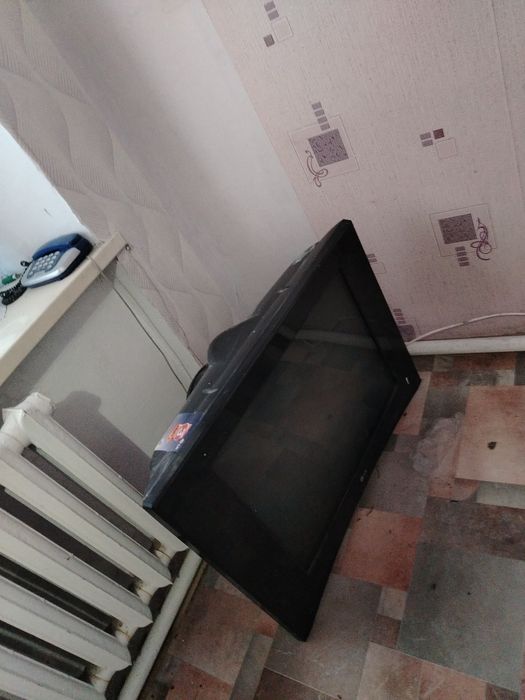 Телевизор плосткии цветной