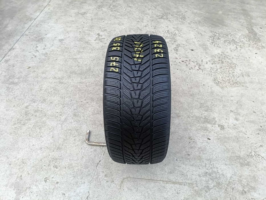 O anvelopa noua de iarna 275 35 20 hankook winter Icept evo3