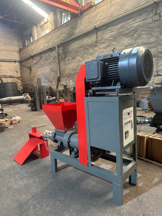 Экструдер опилок в брикеты