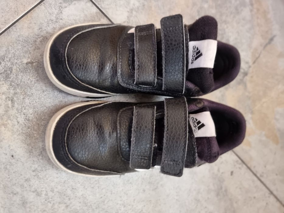 Продавам детски маратонки и пантофи