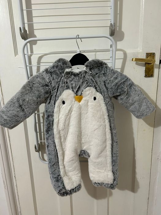 Пухкав бебешки космонавт