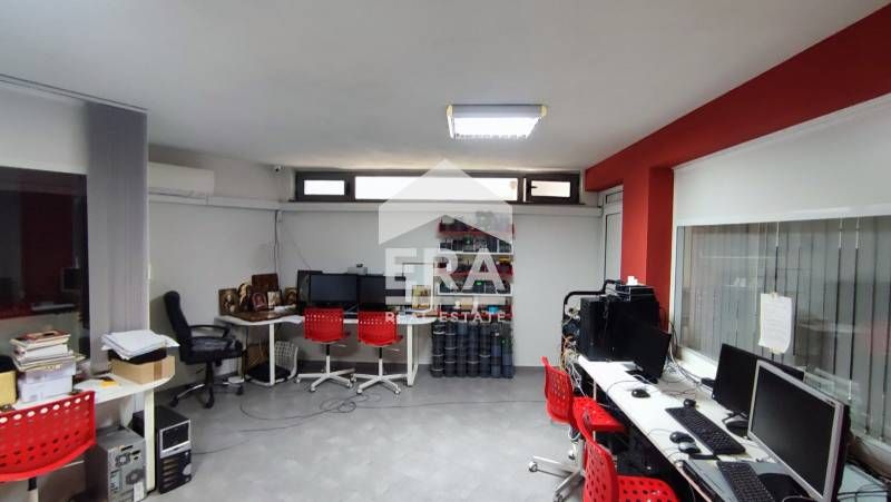 Търговско помещение в идеален център