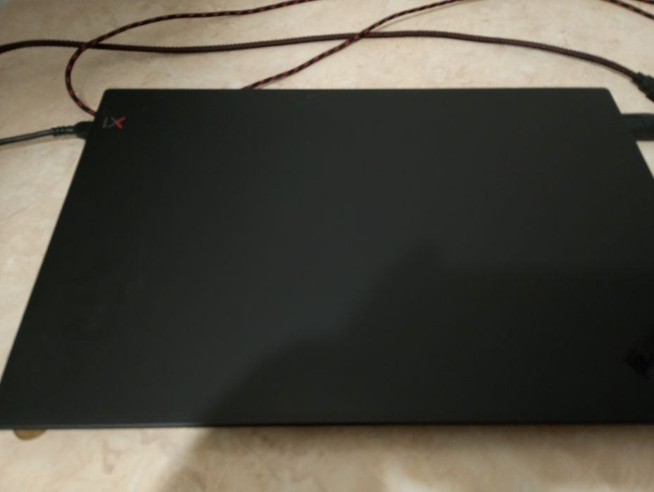 продавам Lenovo ThinkPad X1 Carbon 6th Gen