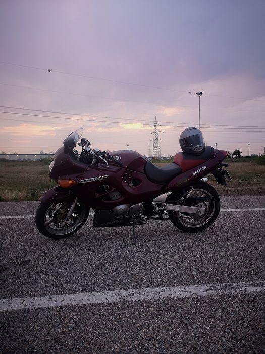 Suzuki GSX750F sport-touring