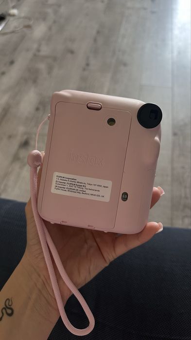 Фотоаппарат моиентальной печати