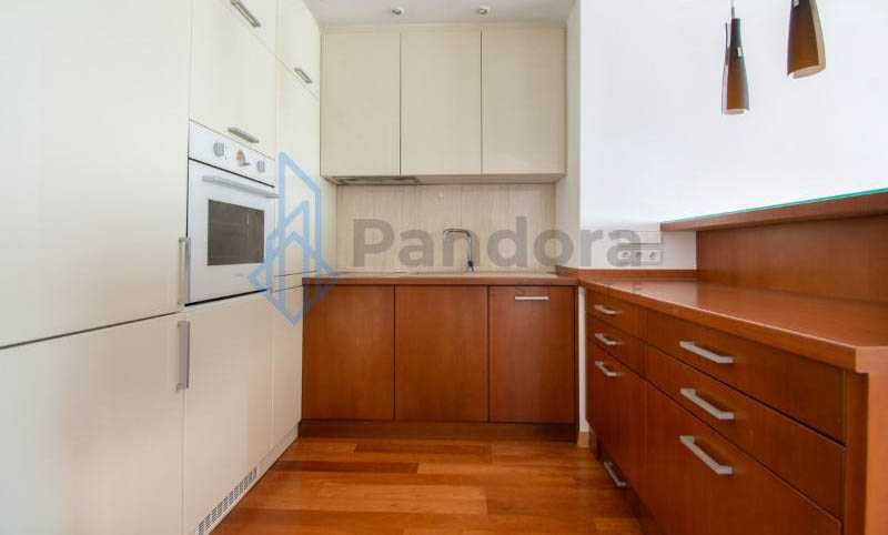 Дава се под наем Тристаен апартамент в София, Център - 100 кв.м за 766 € - Снимка #8