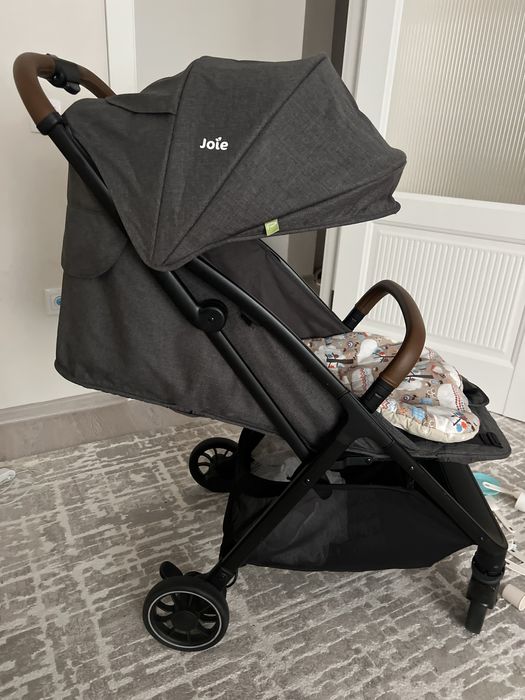 Продам детскую прогулочную коляску