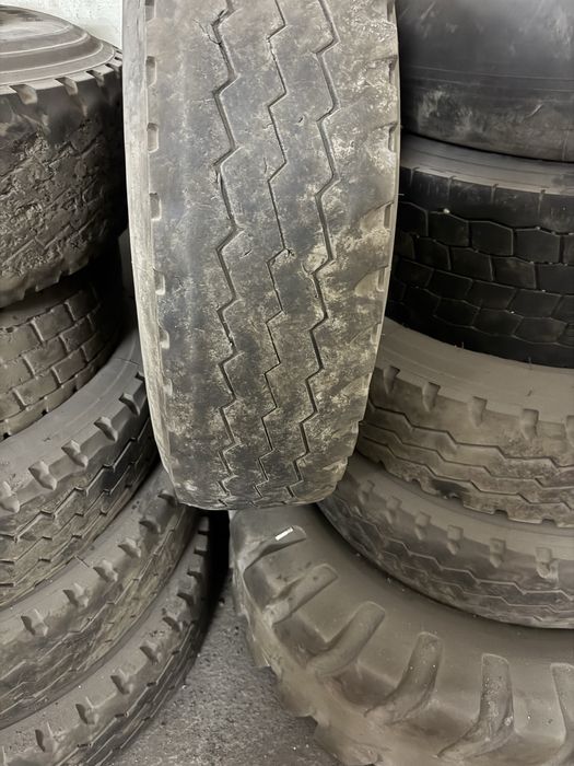 Продаю Шины 12R20