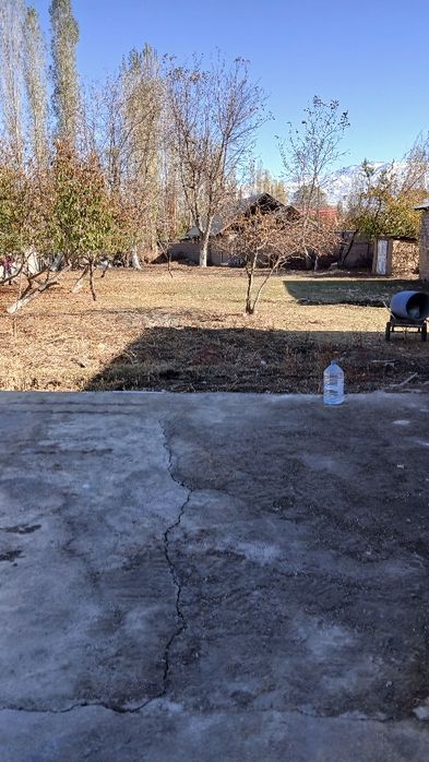 Angren shahar Samarchug‘ mahalasida hovli uy sotiladi.