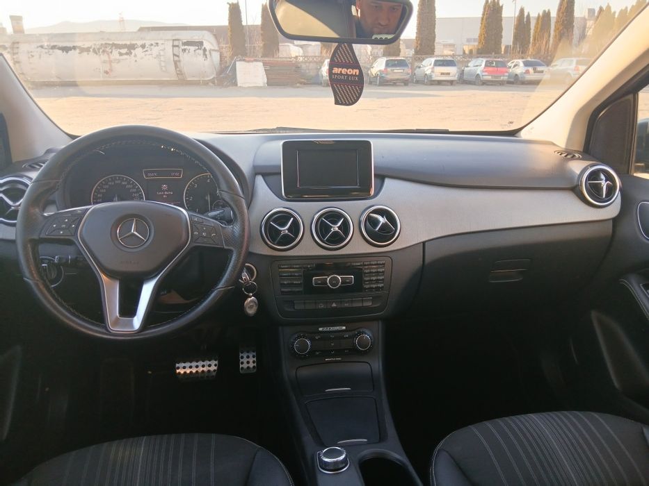 Mercedes b180 cdi An 2013cutie automată