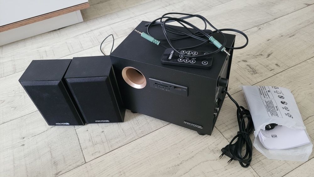 Продам колонки Microlab
