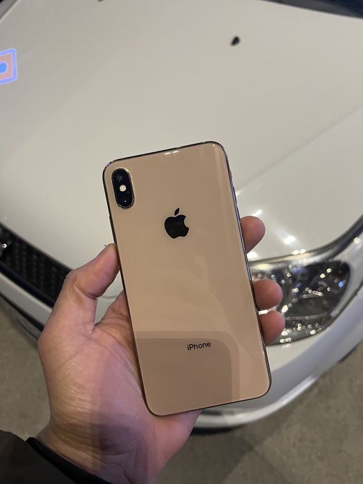 Iphone Xs max        .