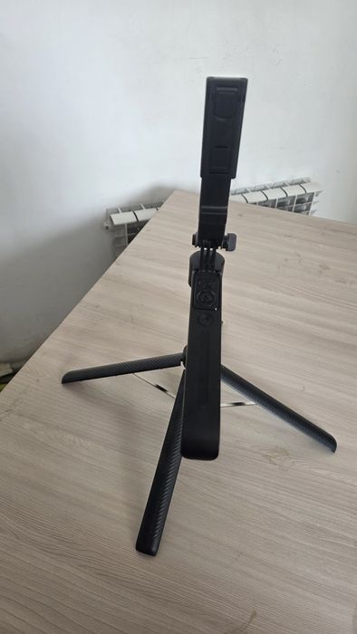 Штатив-трипод для телефона с Bluetooth-пультом