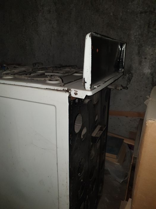 Продам газ плиту