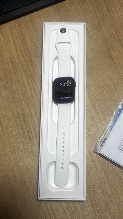 Продам Apple Watch 8/45mm