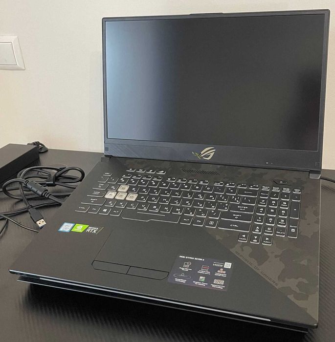 Asus Rog Strix Scar II GL704GW / RTX 2070 / 17.3" IPS / 32GB RAM