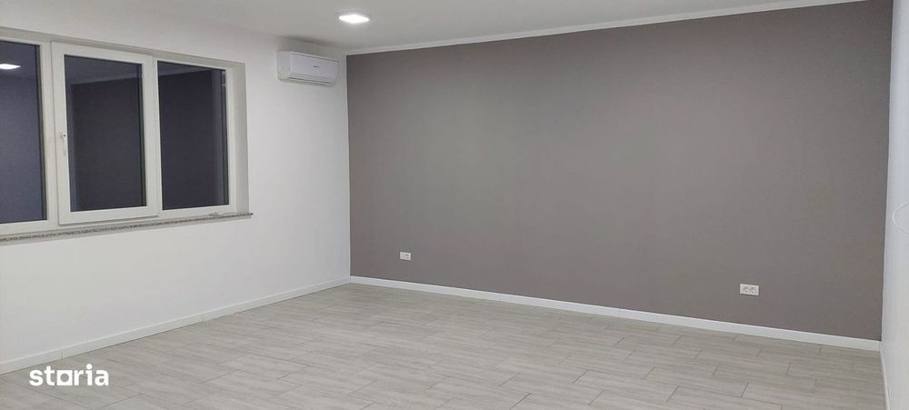 Cladire P+2 (duplex), Otopeni, potrivită pentru activitate comerciala