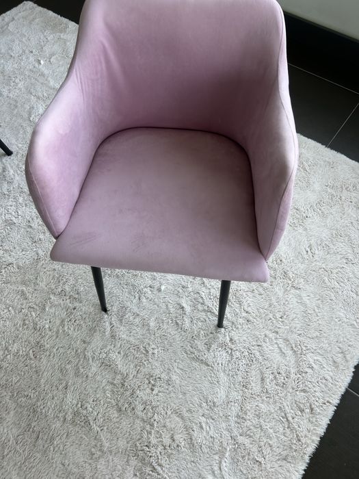 Столове за трапезария . Ползвани 3-4 месеца! 6 броя