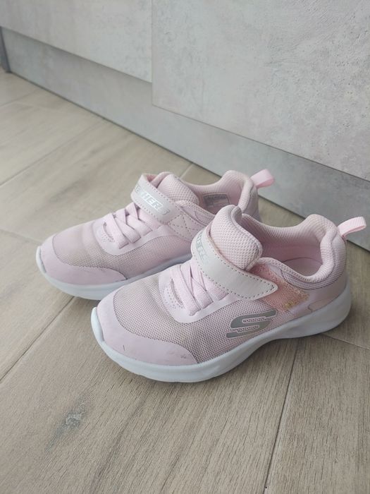 Продам Skechers.