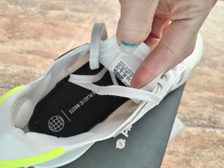 Маратонки Adidas 38