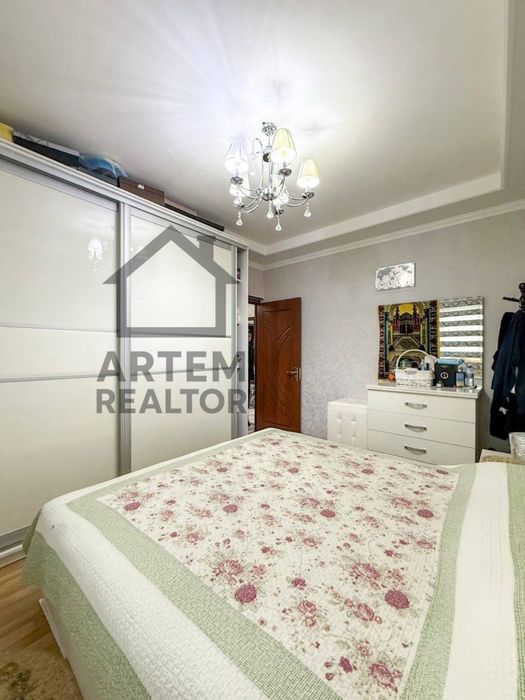 5/2/4 100м2 Буюк Ипак Йули Генерал Петрова массив/ Кирпич , 77 СЕРИЯ.