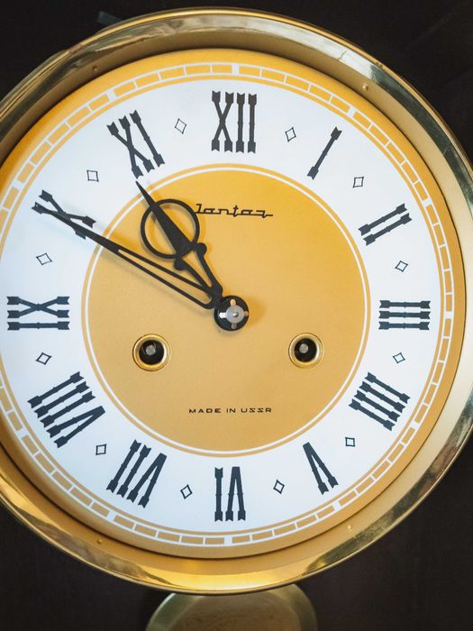 Ceas de perete cu pendul , rusesc