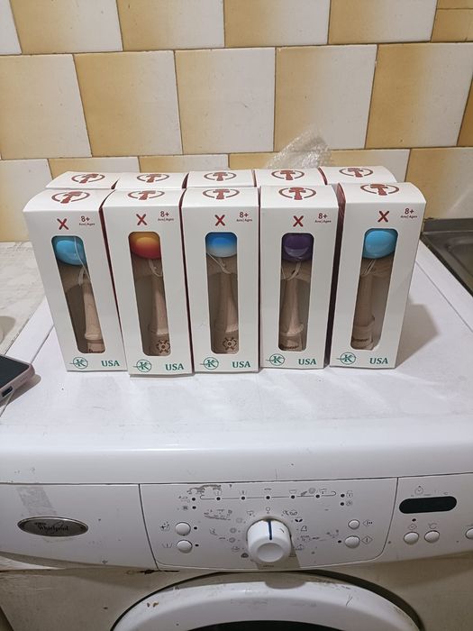 Kendama usa toate culorile