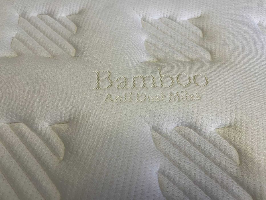 Кровать с тумбами и матрацем