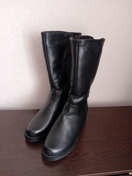 Продам зимние сапоги. Новые