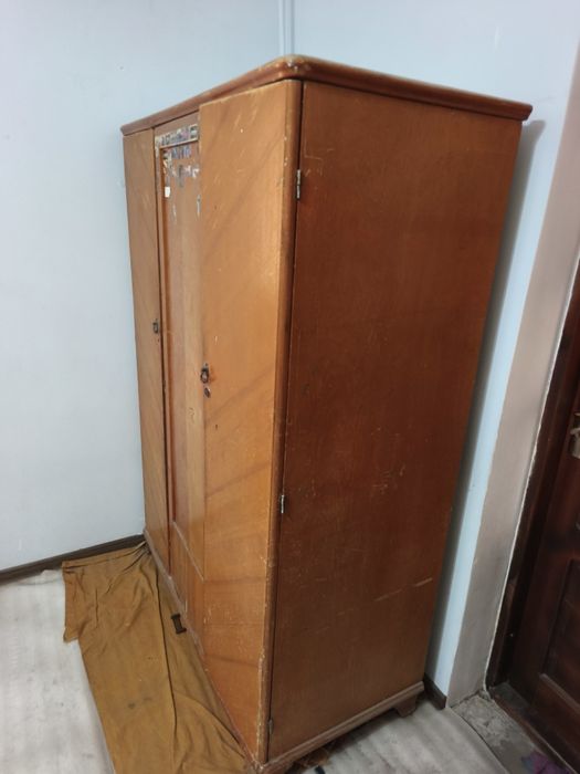 Продам Шифонер и монежка