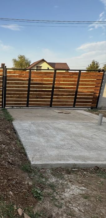 Poartă culisantă metalică cu lemn – 4,81 m x 1,87 m