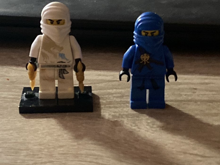 Minifigurine lego ninjago zane dx si jay pilot