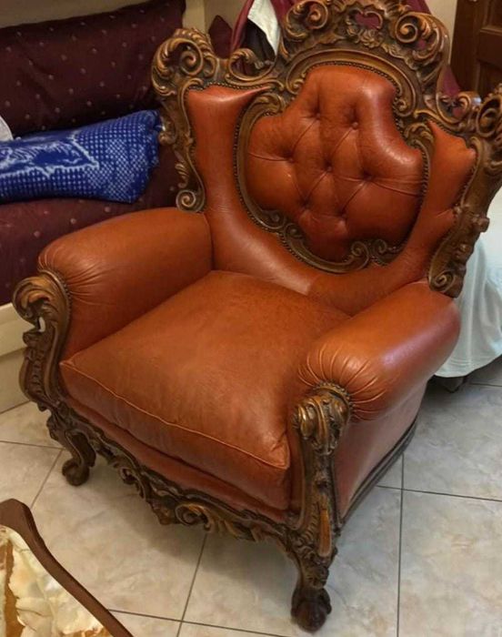 Canapea și fotolii din piele în stil baroc