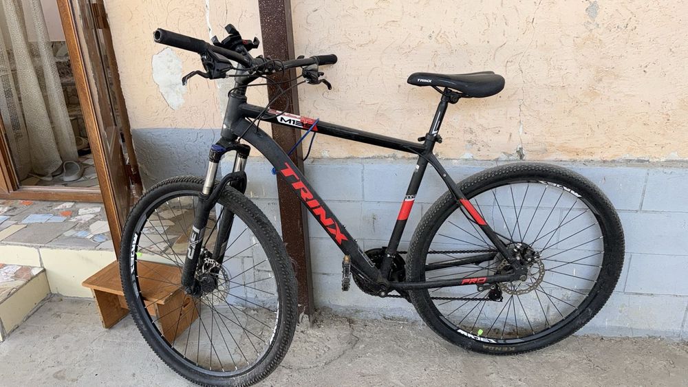 Велосипед зарослях