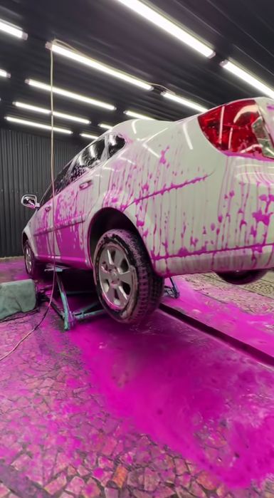 Damkirat moshinani tagini ko'tarib yuvadigan damkirat