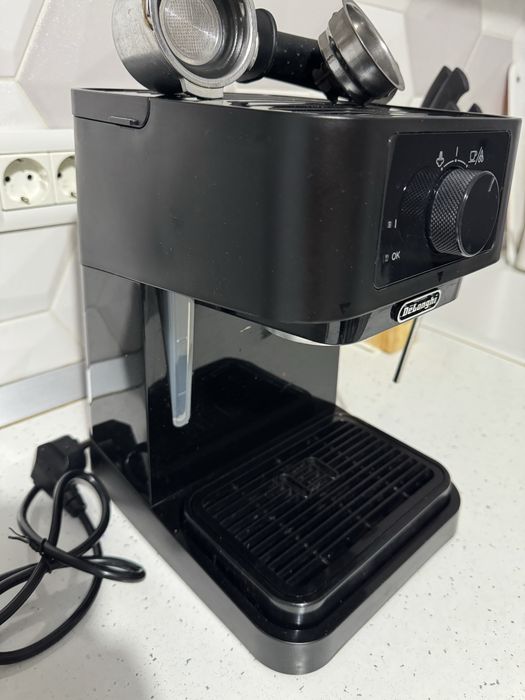 Espressor Delonghi cu spumare lapte