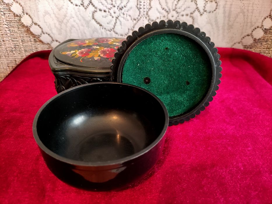 Шкатулки СССР,Жостово.