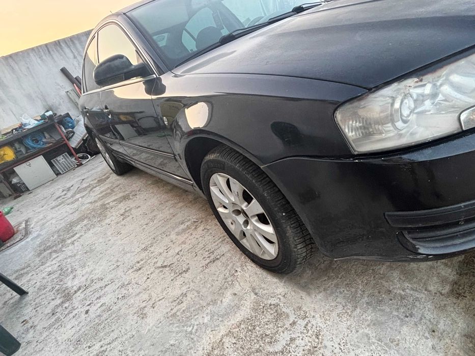 ŠKODA SUPERB 1.9 TDI 131 CP (AWX) | 2007 | 235.865 km | Înmatriculată | Pentru piese sau restaurare