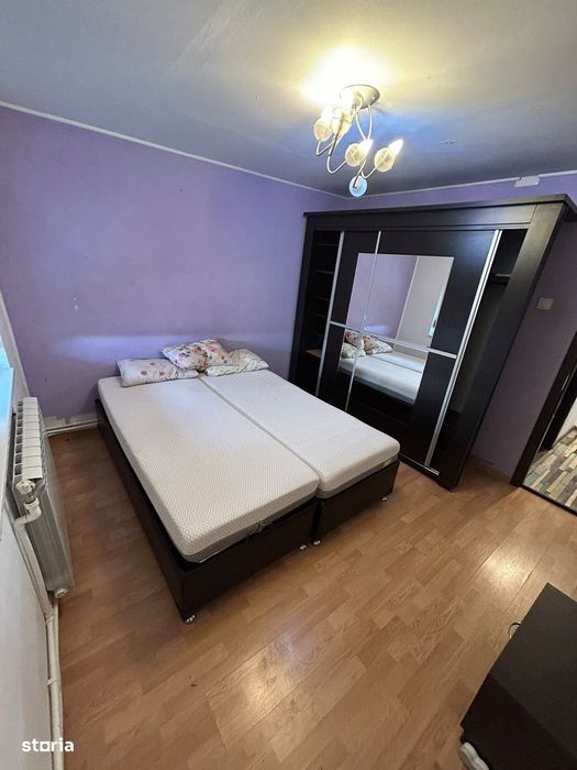 De inchiriat apartament 2 camere, decomandat, cu balcon, 1300lei/luna
