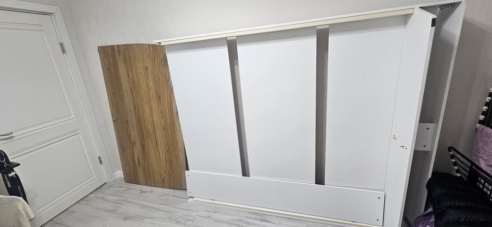 Кровать с матрасом 160х200